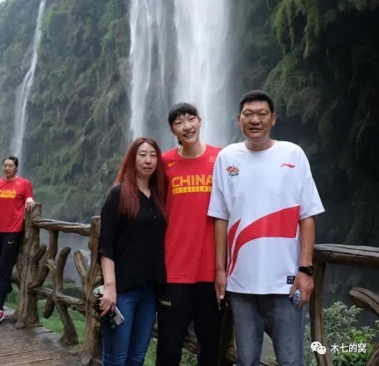 邻居家的妻子